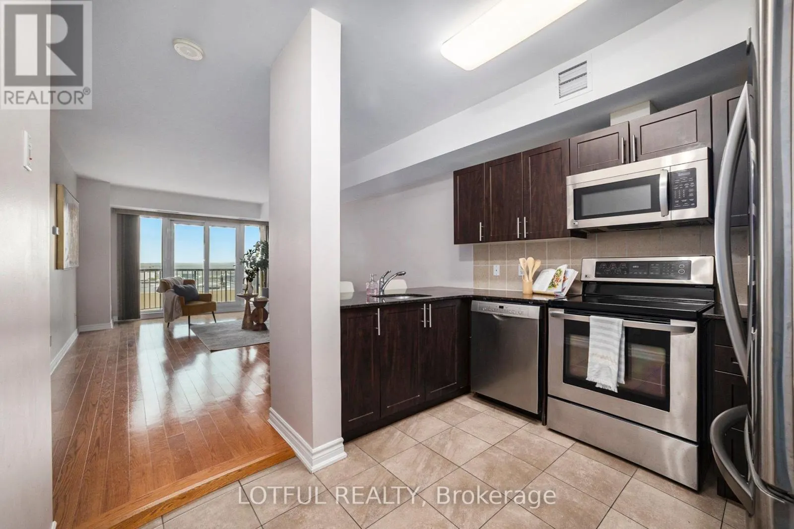 1703 - 234 RIDEAU STREET