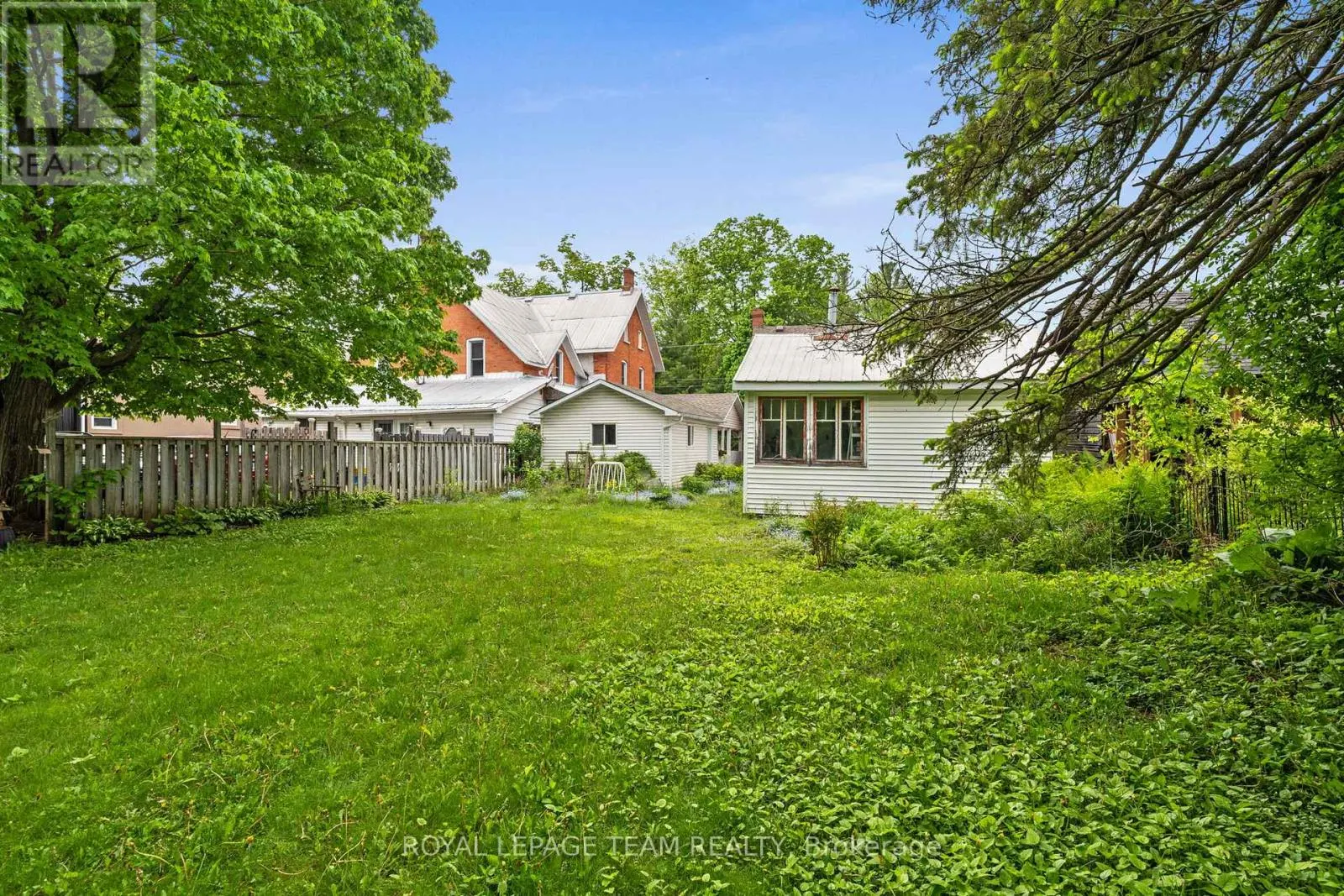 82 LAKE AVENUE E