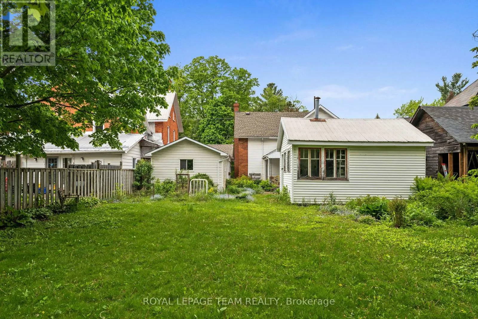 82 LAKE AVENUE E