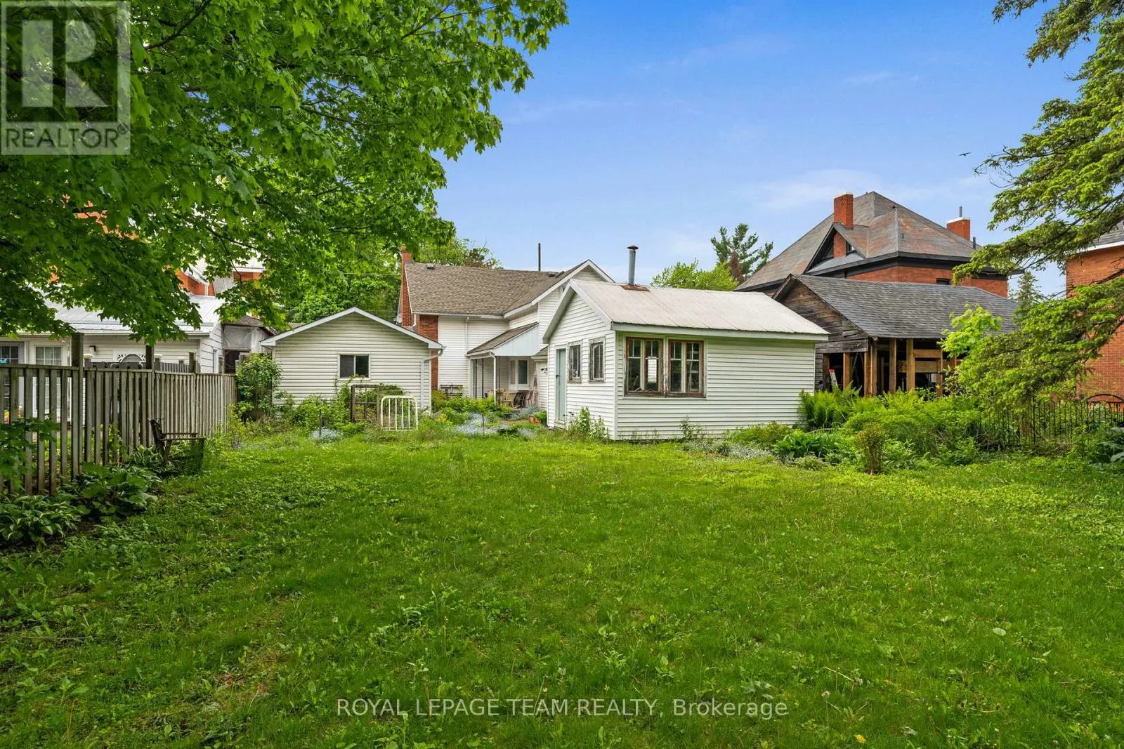82 LAKE AVENUE E