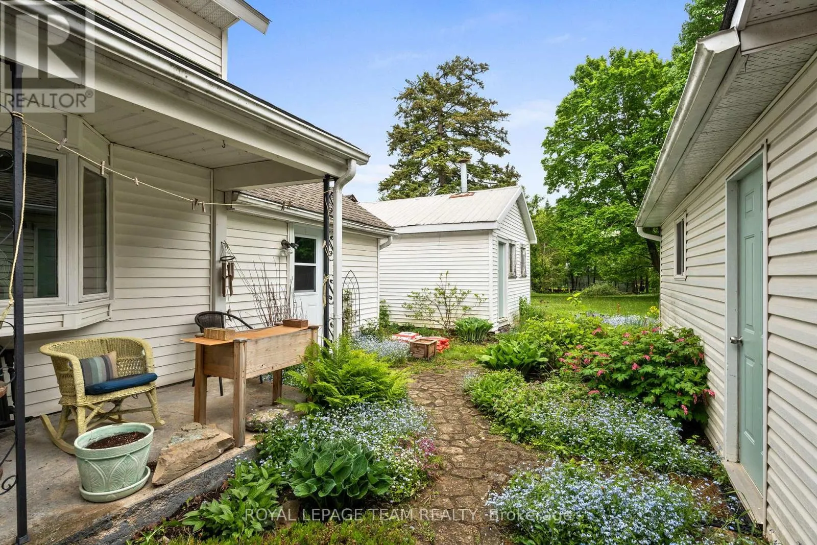 82 LAKE AVENUE E