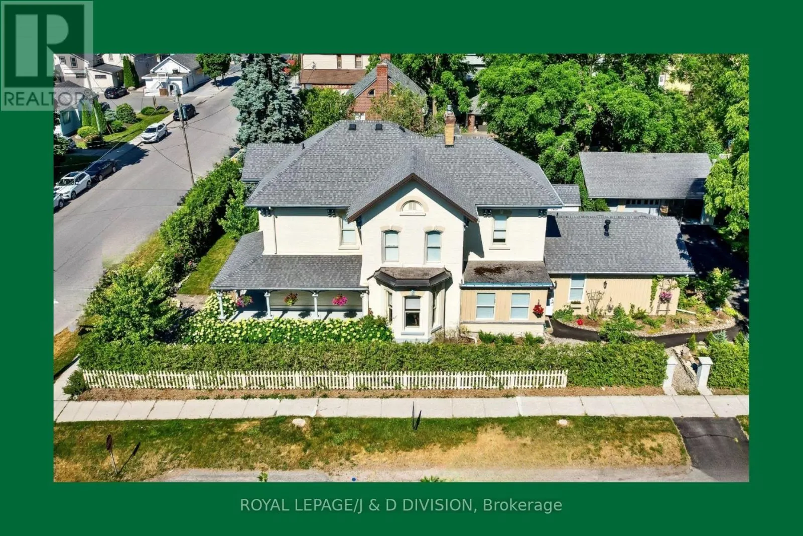 LAKEFIELD - 16 ALBERT STREET