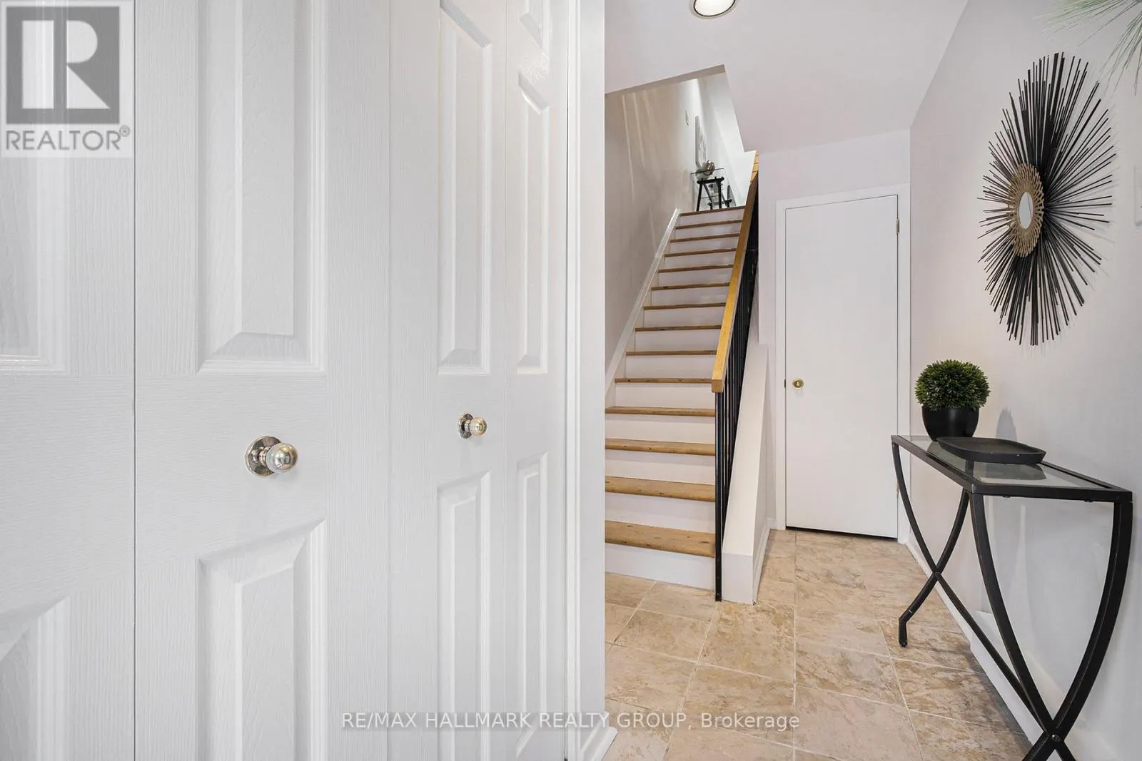 15 - 20 CHARLEVOIX STREET