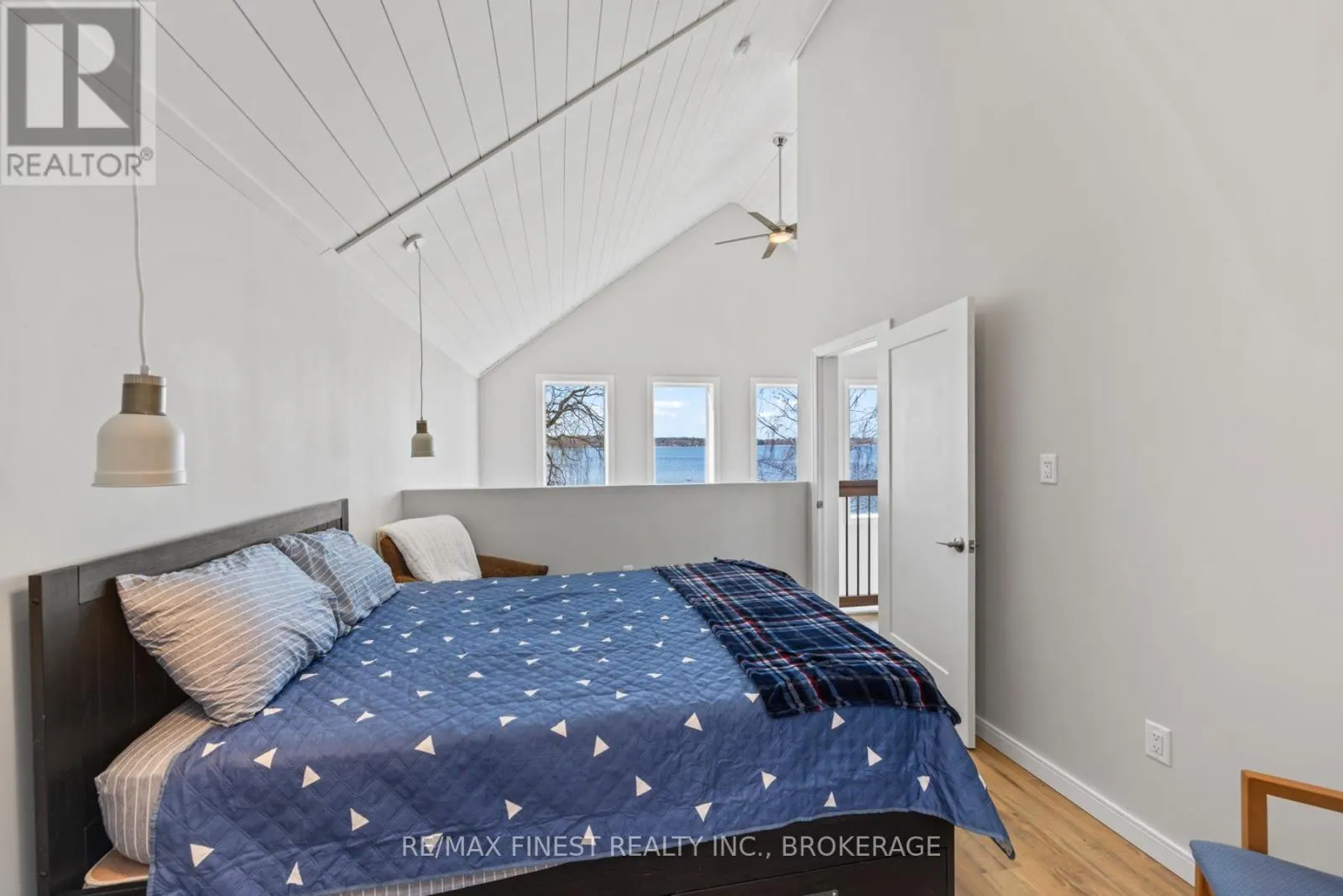 113 WILLOWBANK ROAD E