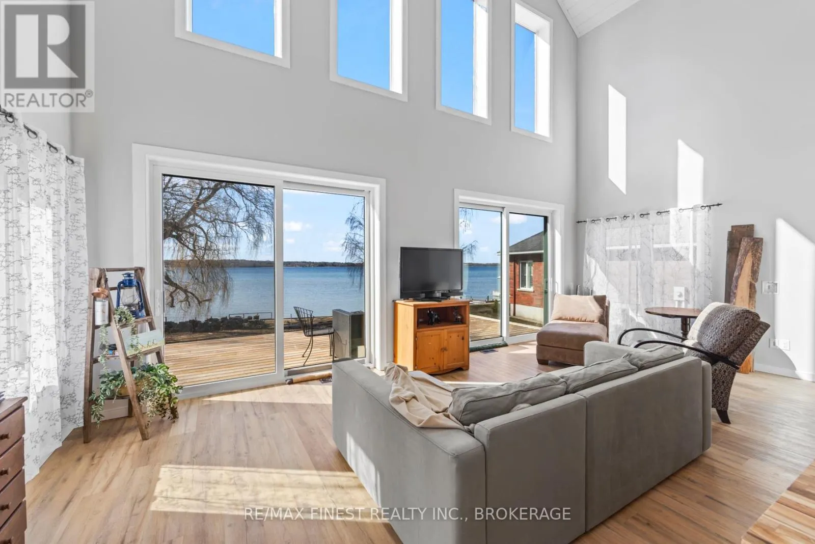 113 WILLOWBANK ROAD E