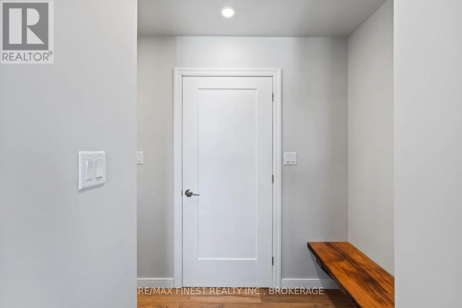 113 WILLOWBANK ROAD E