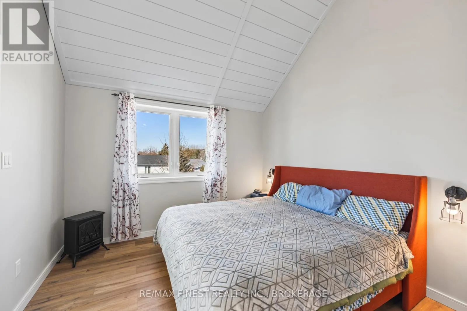 113 WILLOWBANK ROAD E