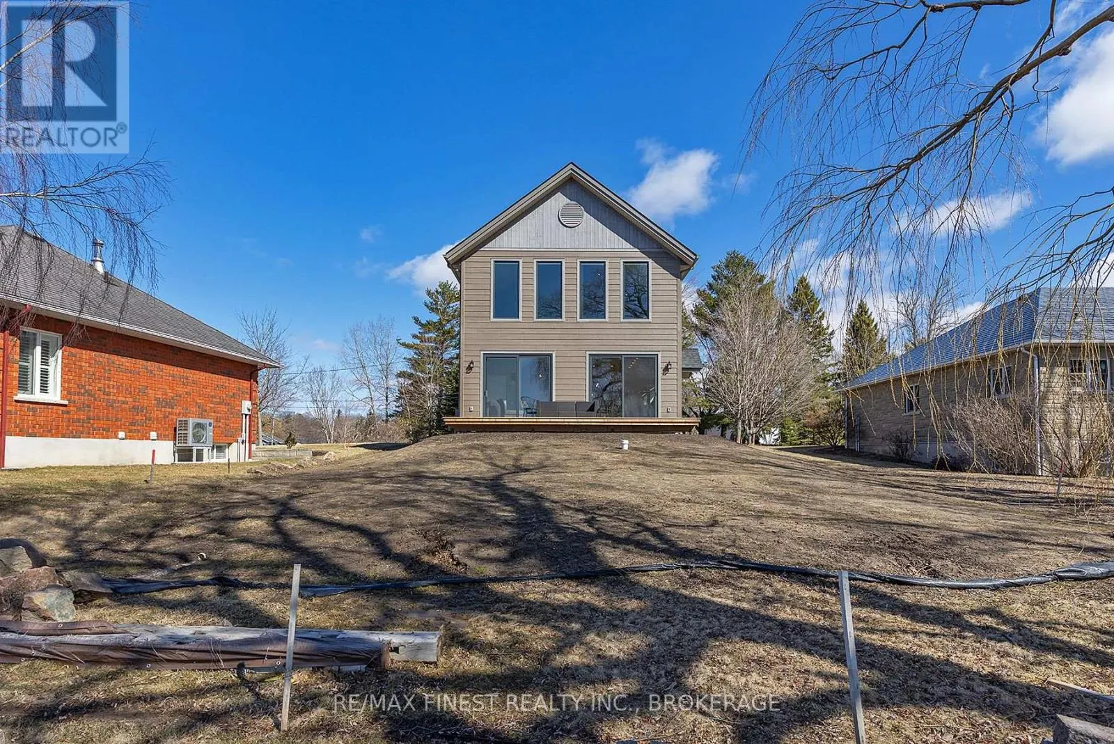 113 WILLOWBANK ROAD E