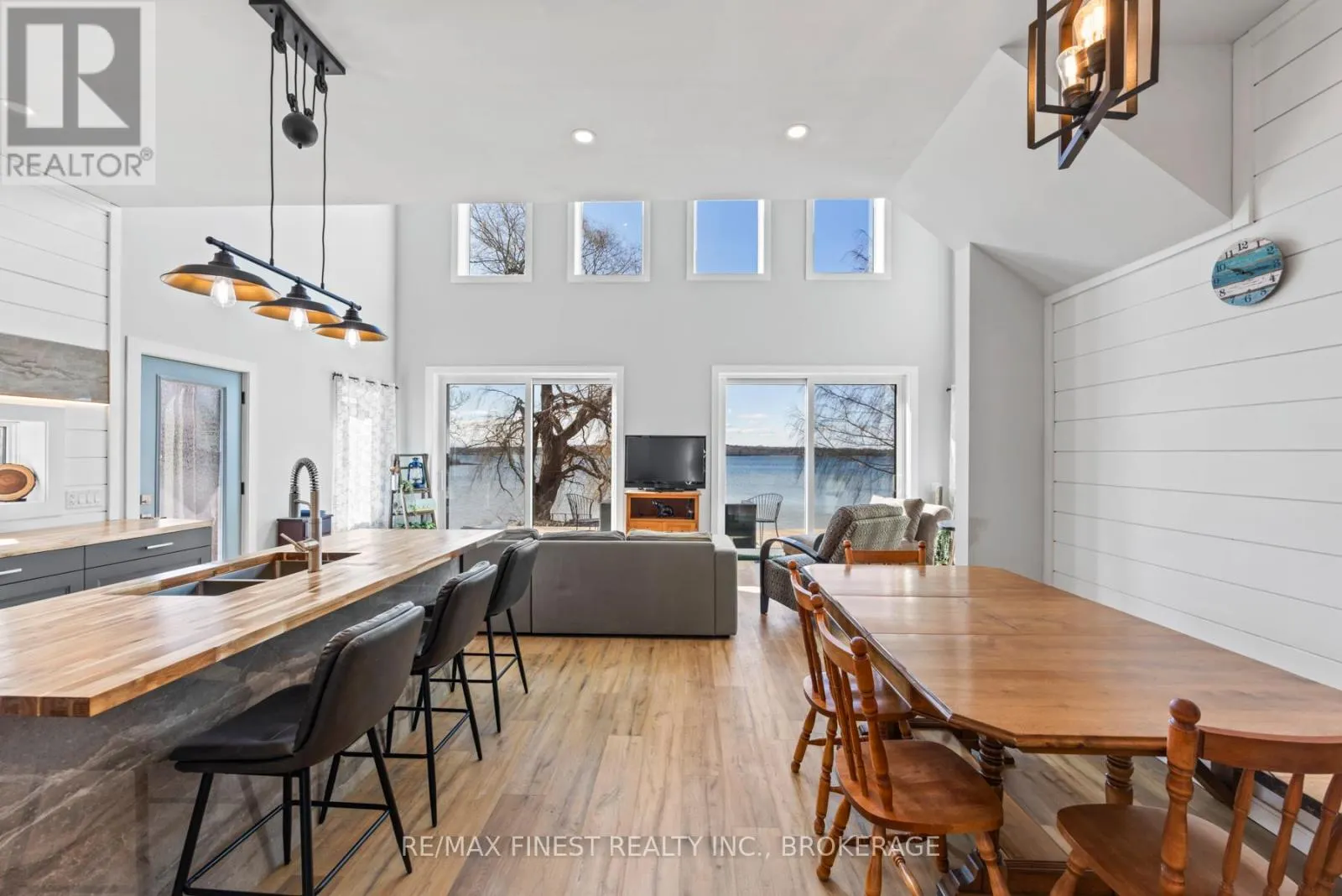 113 WILLOWBANK ROAD E