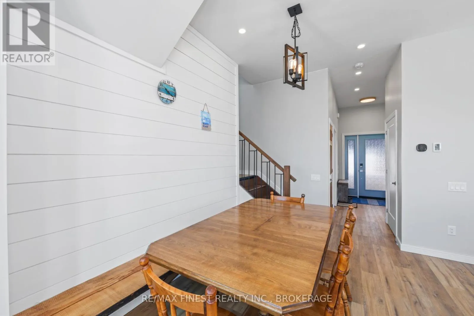 113 WILLOWBANK ROAD E