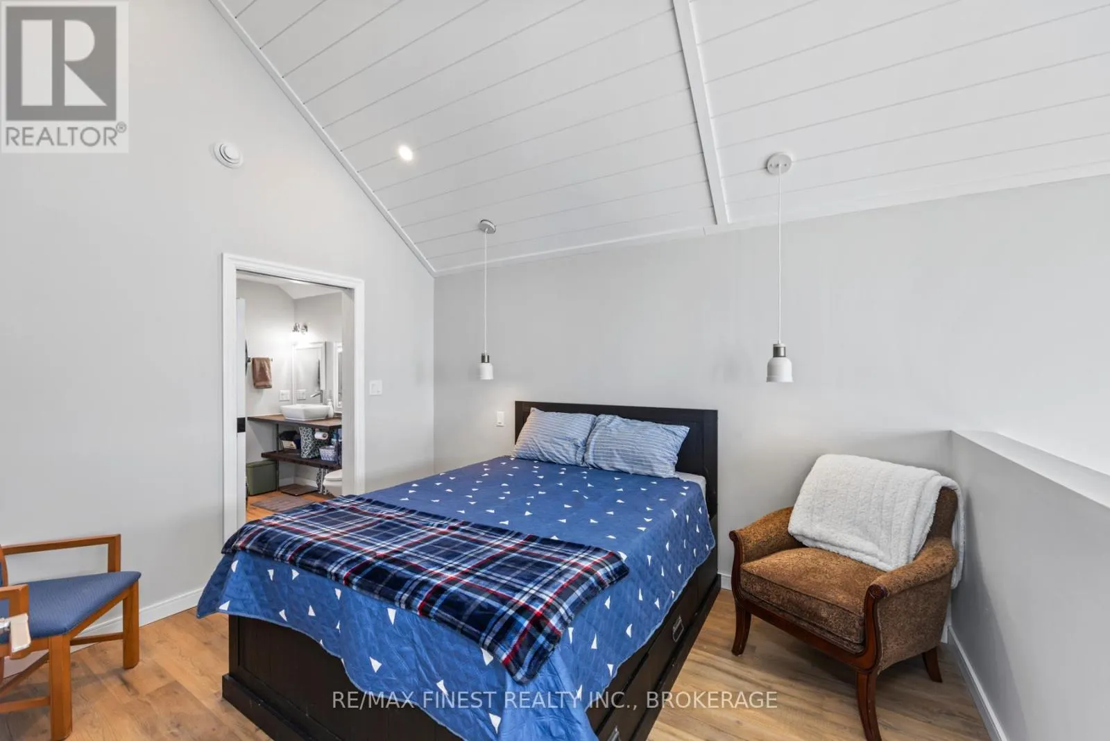 113 WILLOWBANK ROAD E