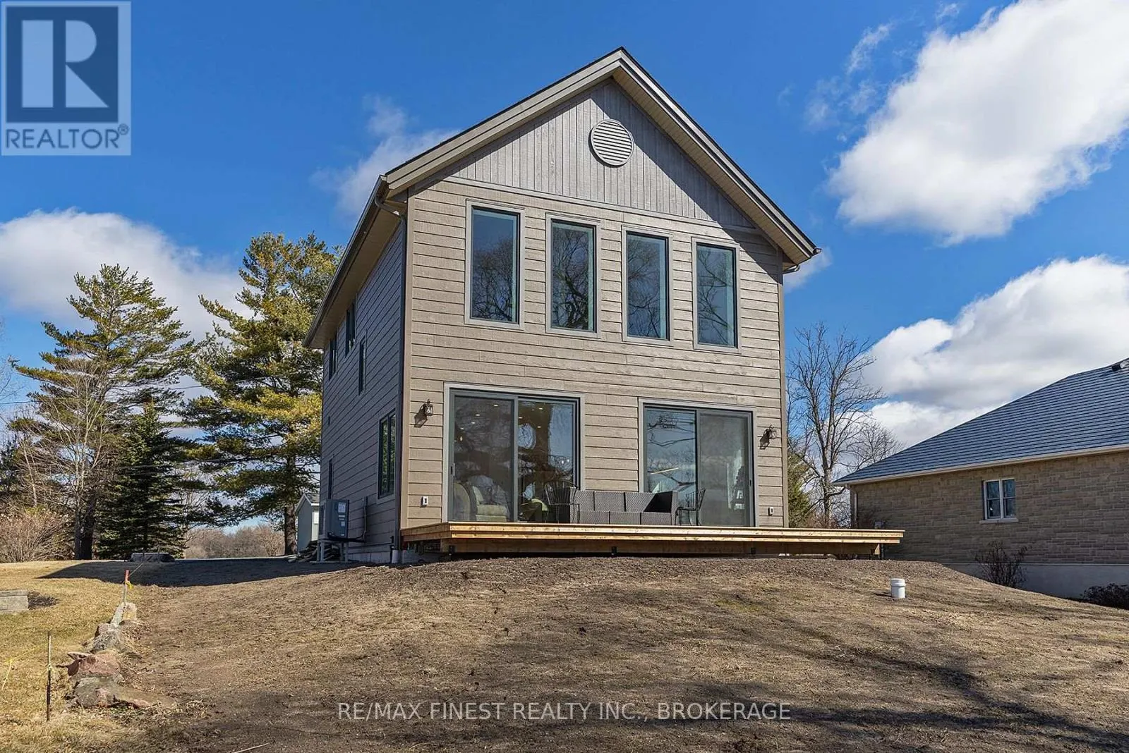 113 WILLOWBANK ROAD E