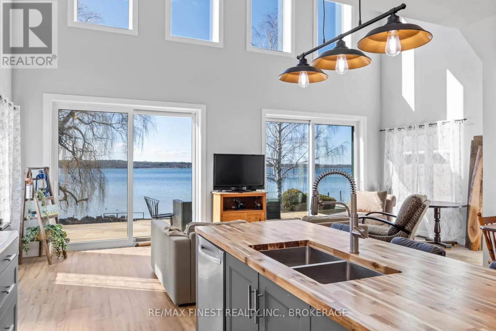 113 WILLOWBANK ROAD E