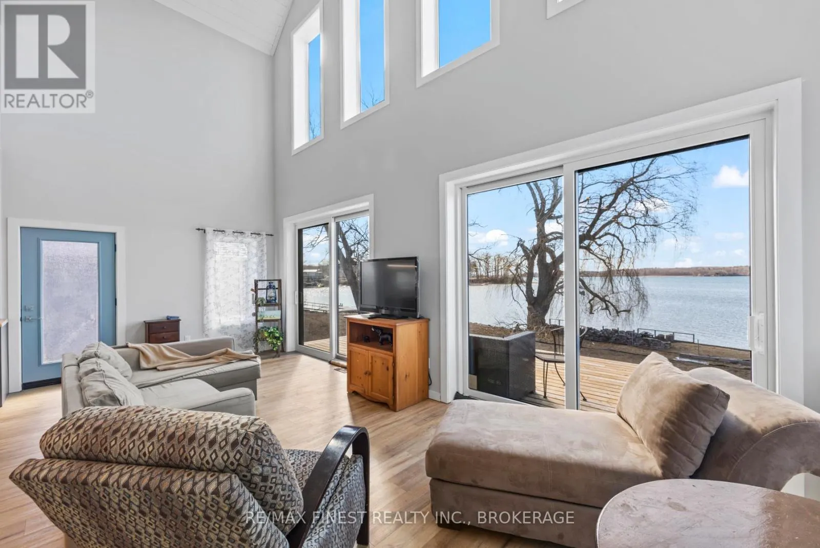 113 WILLOWBANK ROAD E