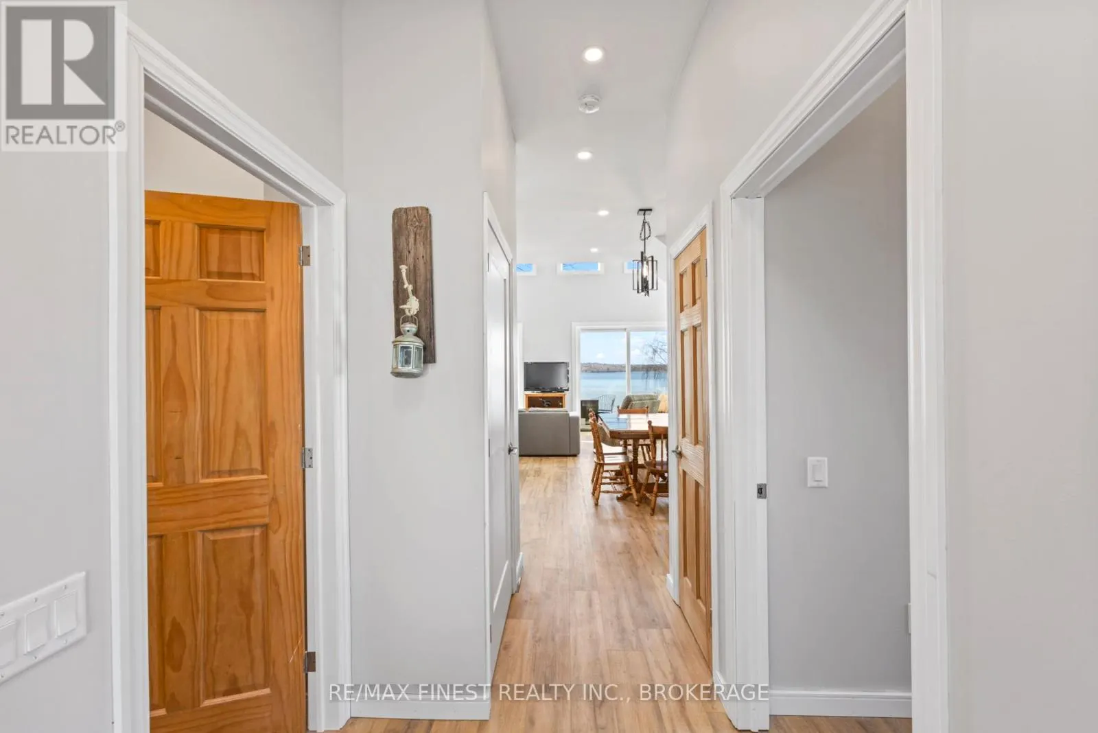 113 WILLOWBANK ROAD E
