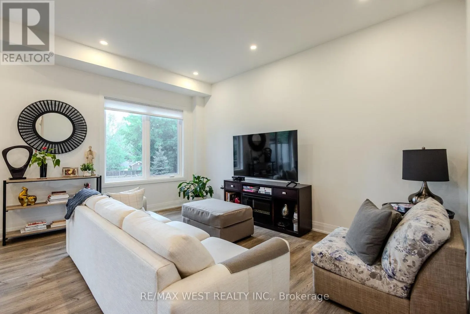 9 - 1465 STATION STREET