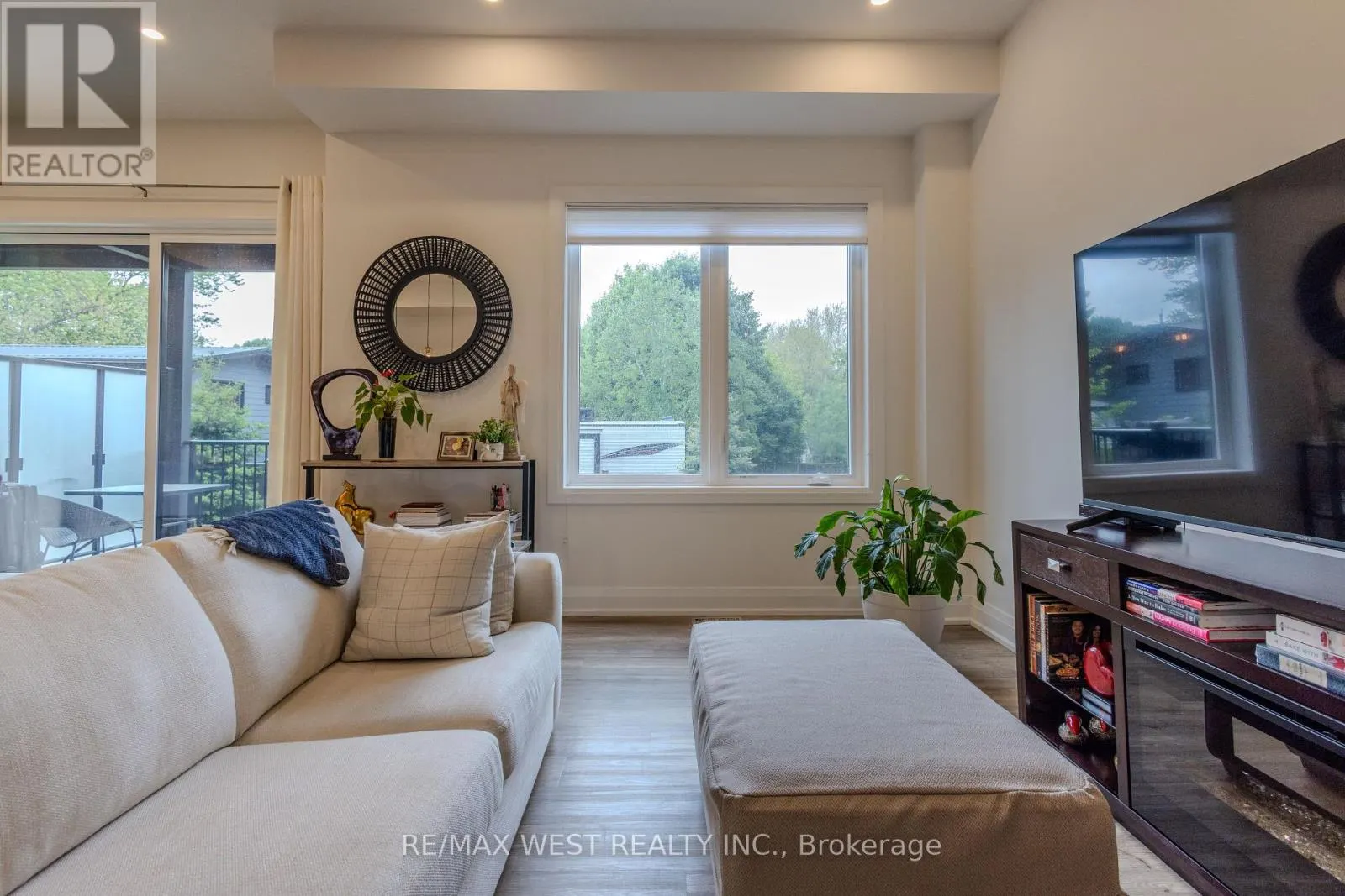 9 - 1465 STATION STREET