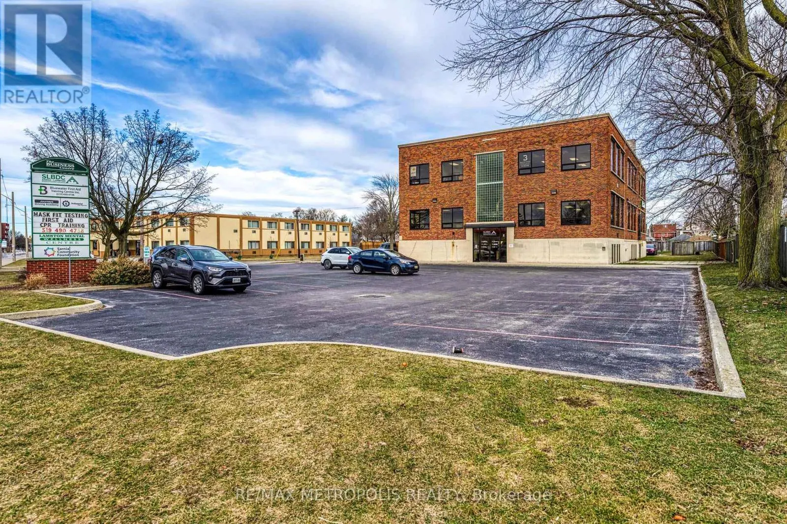 A UPPER - 109 DURAND STREET