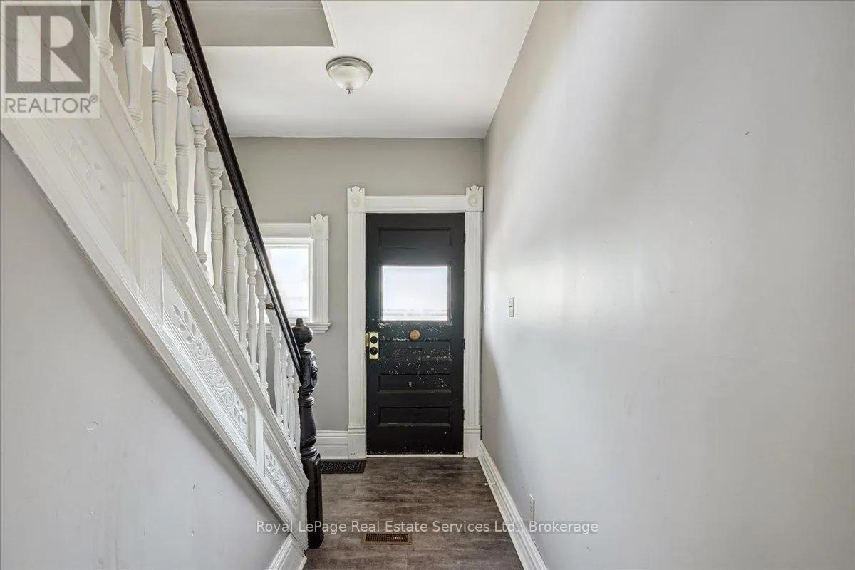 33 ROSE AVENUE