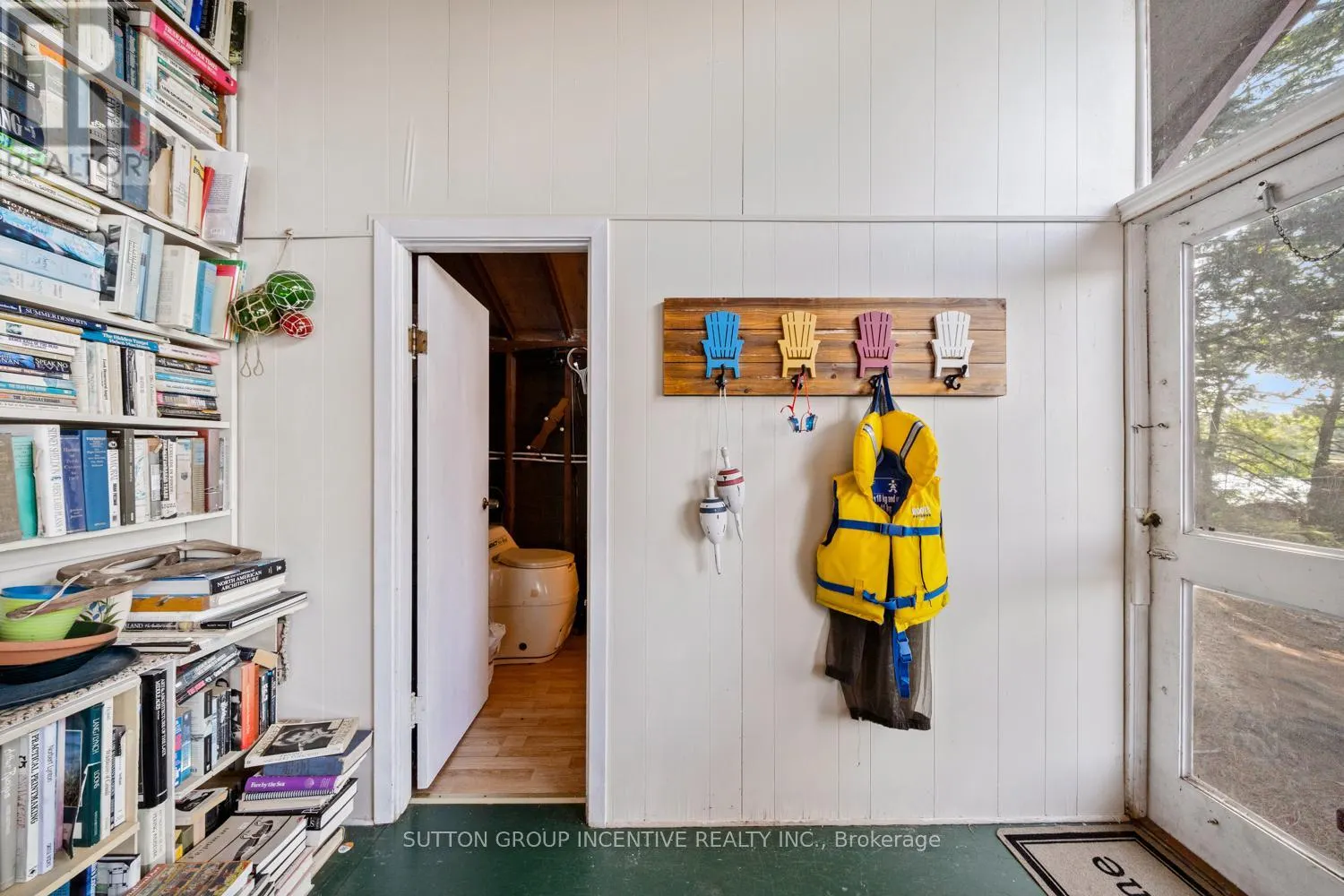 431 HEALEY LAKE