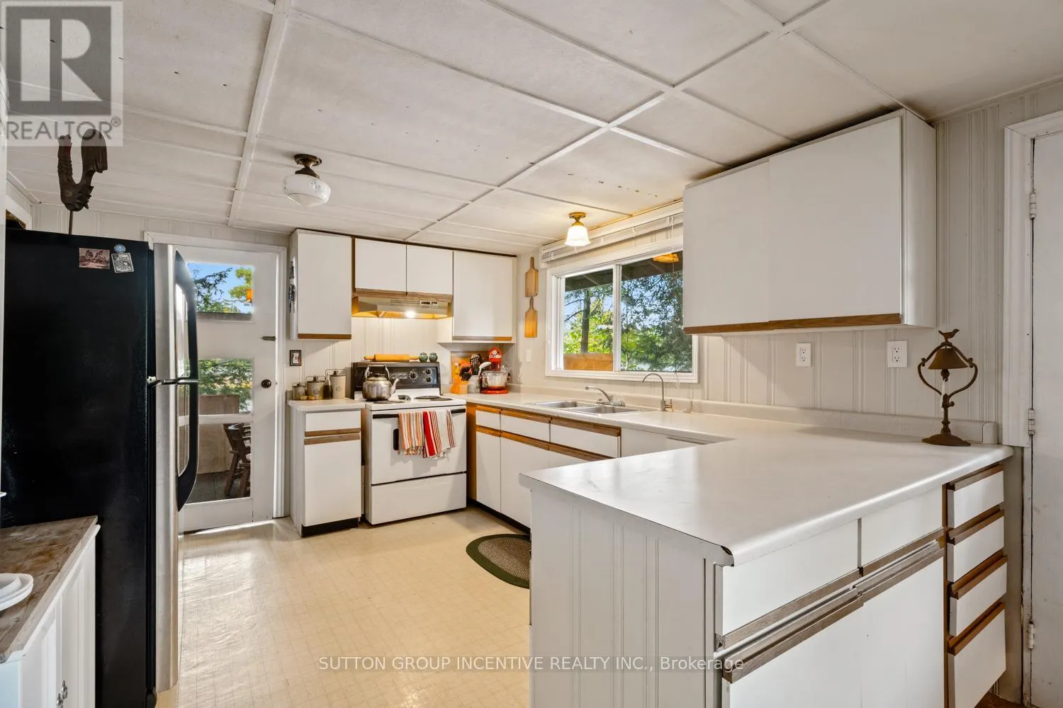 431 HEALEY LAKE