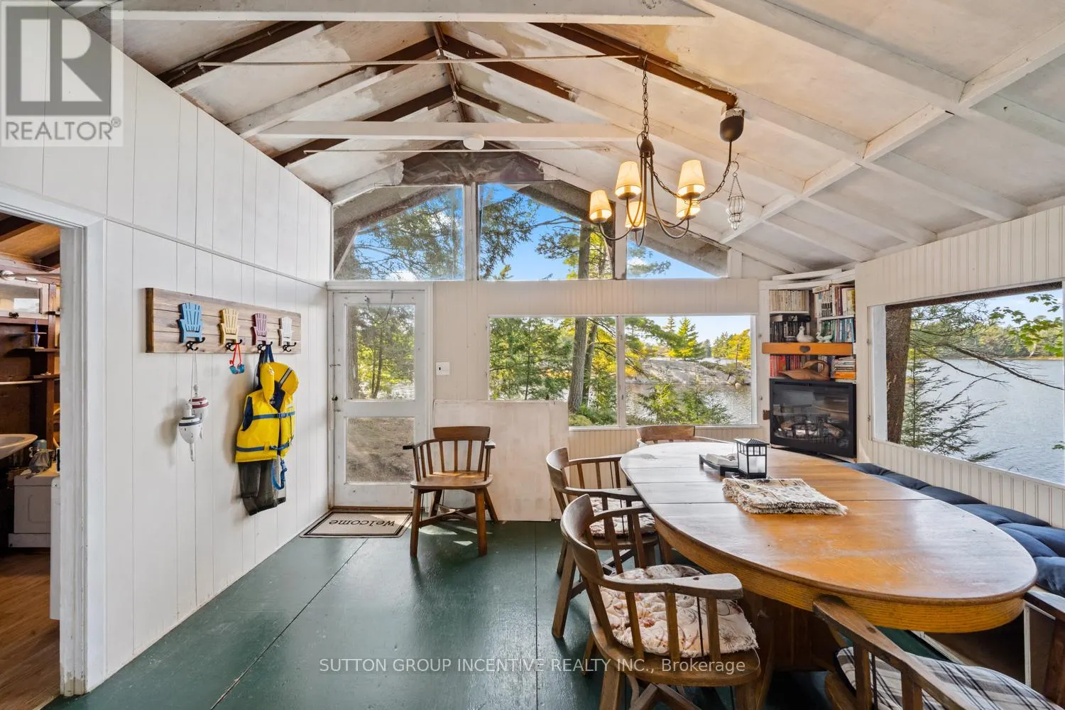 431 HEALEY LAKE