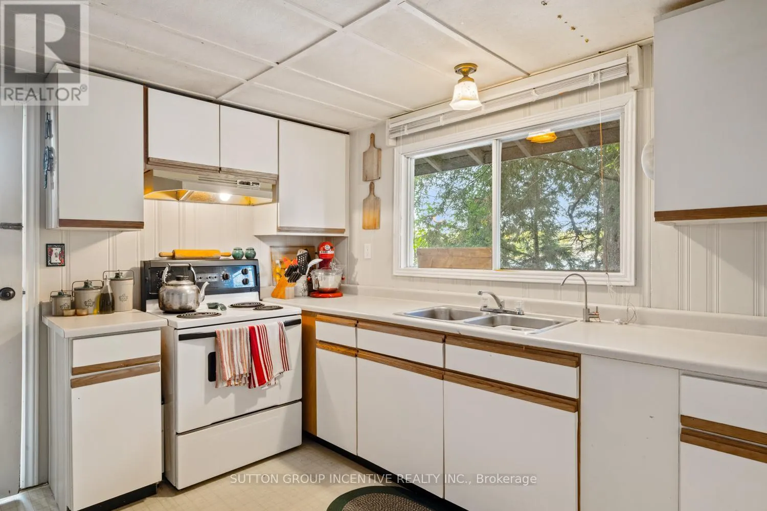 431 HEALEY LAKE