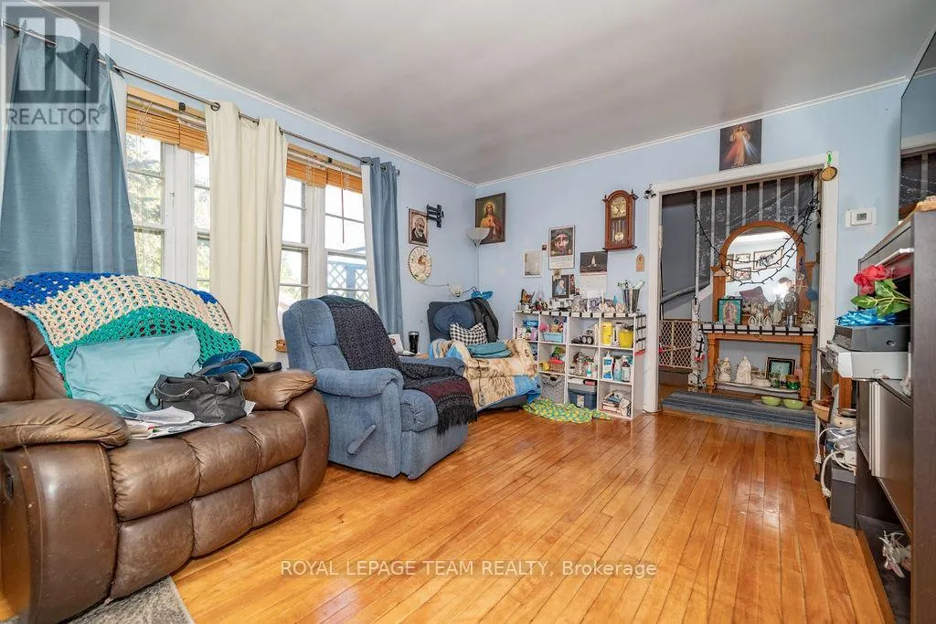 72 SEBASTOPOL DRIVE
