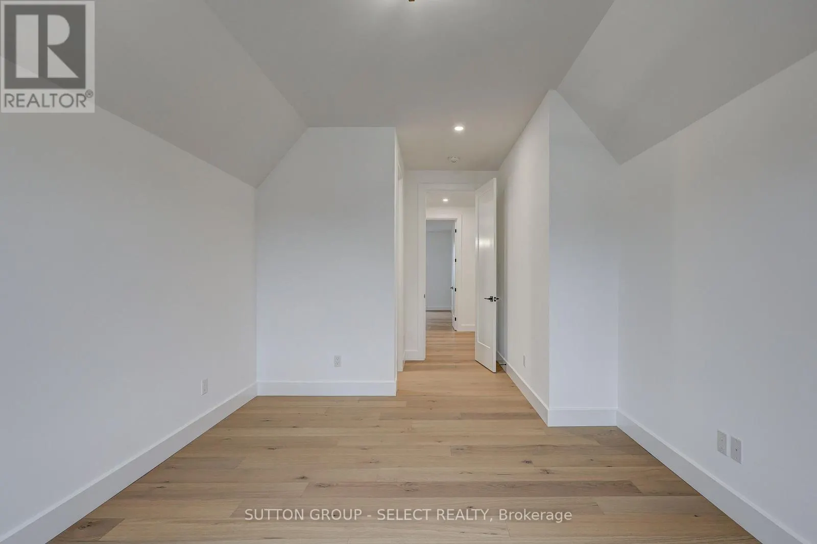 5 SYCAMORE ROAD