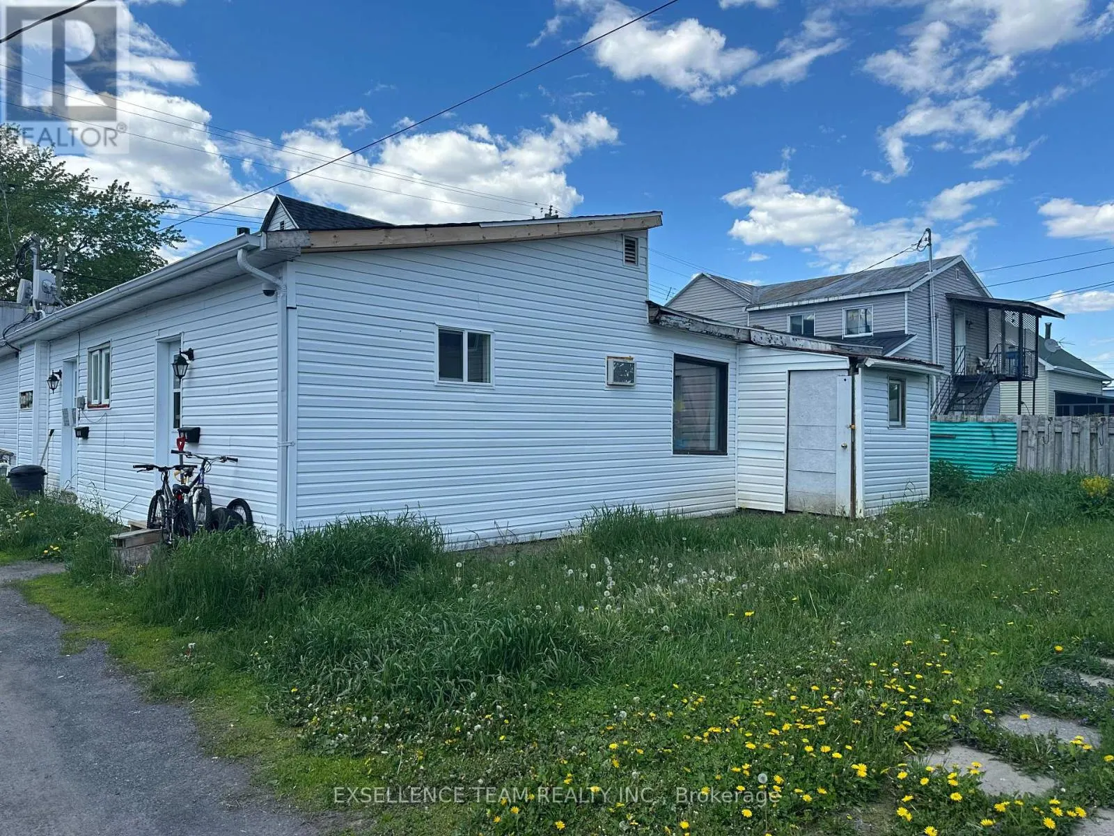 28 LOCHIEL STREET