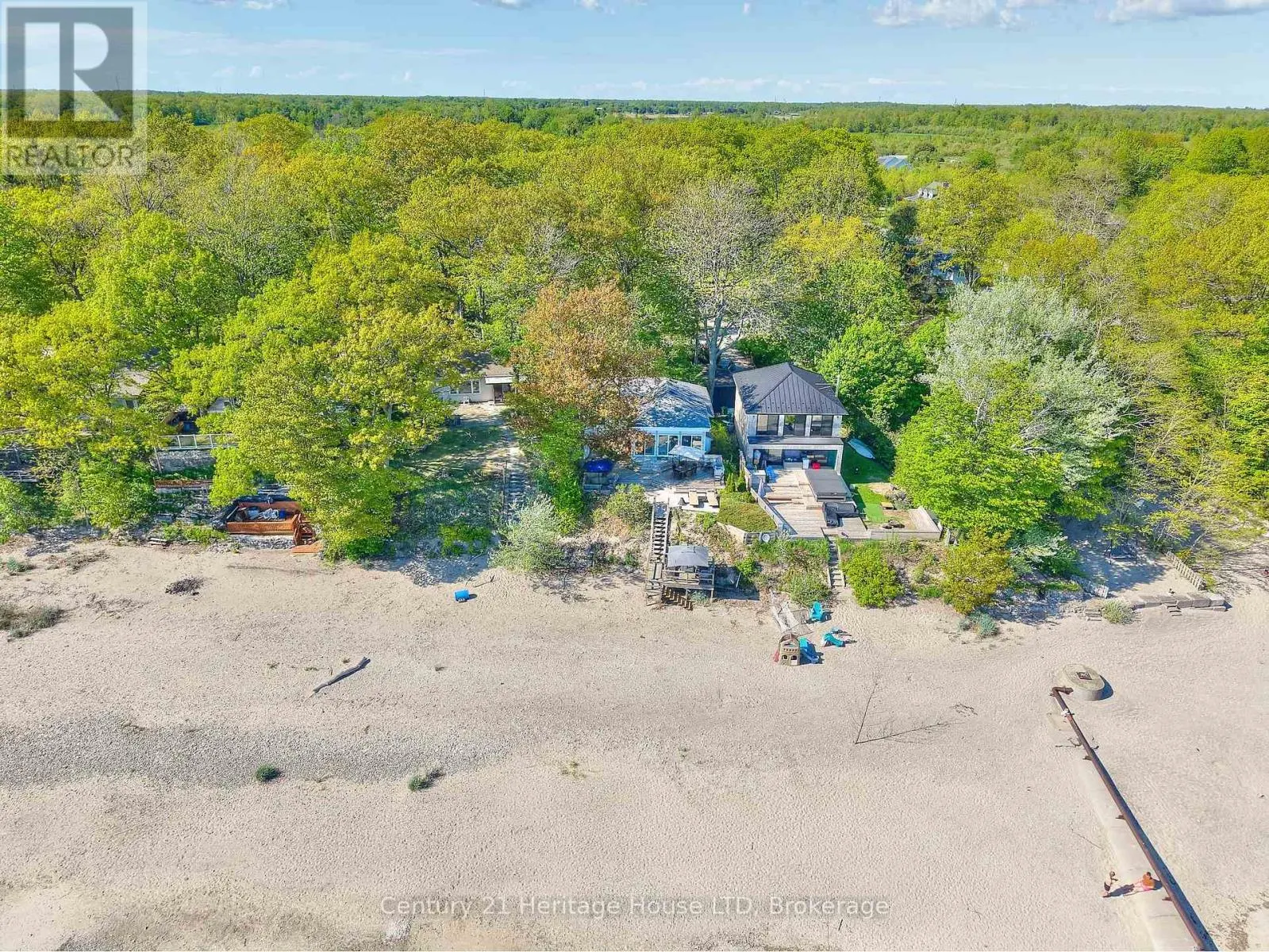 2901 VIMY ROAD