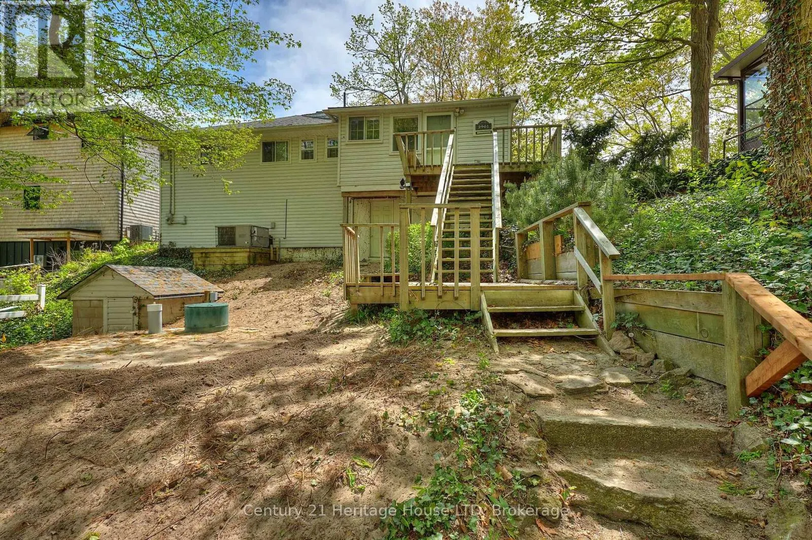 2901 VIMY ROAD