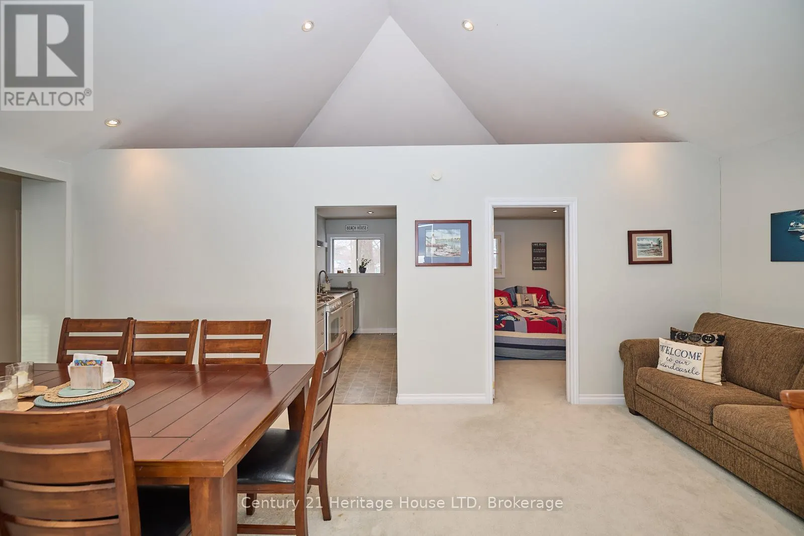2901 VIMY ROAD