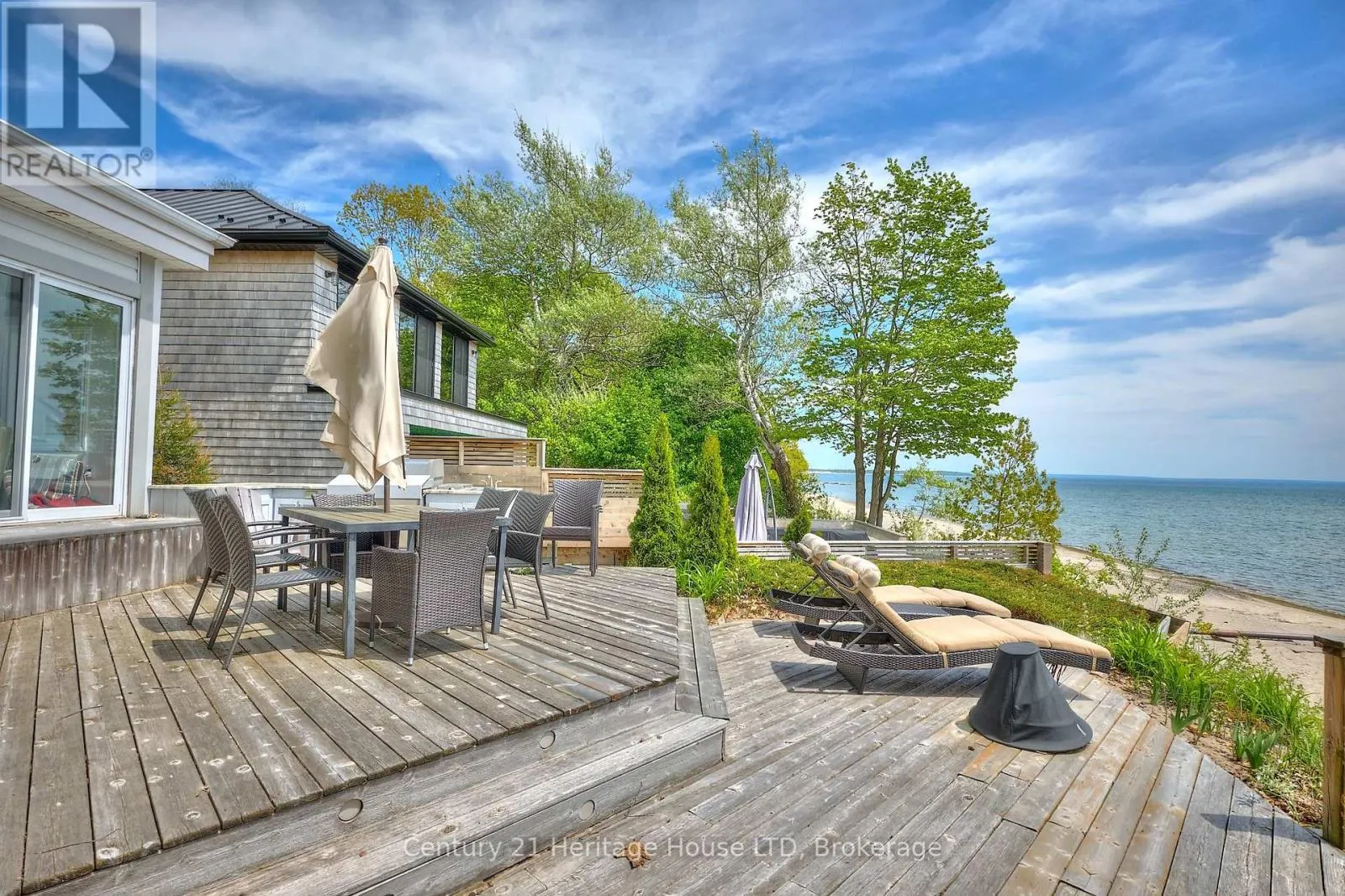 2901 VIMY ROAD