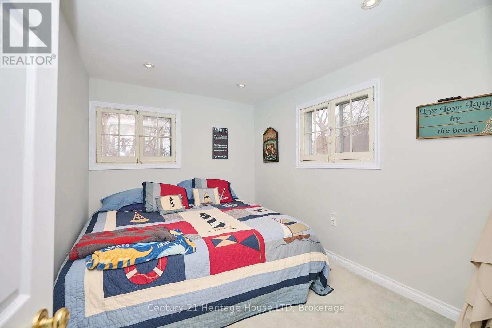 2901 VIMY ROAD