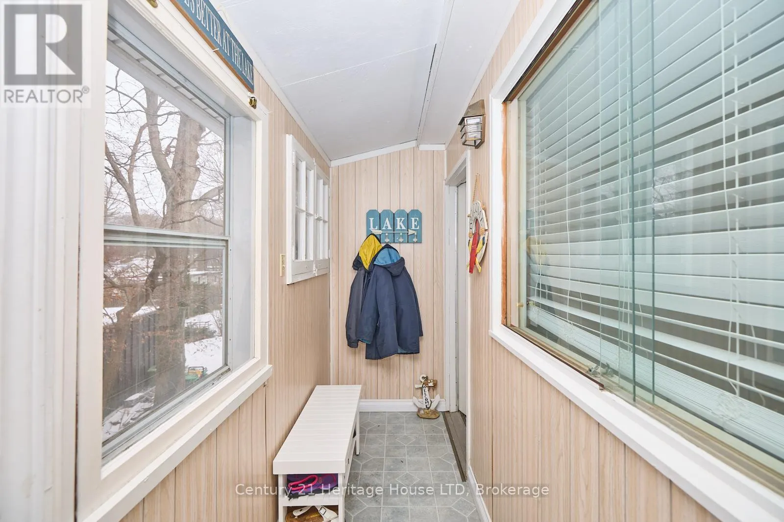 2901 VIMY ROAD