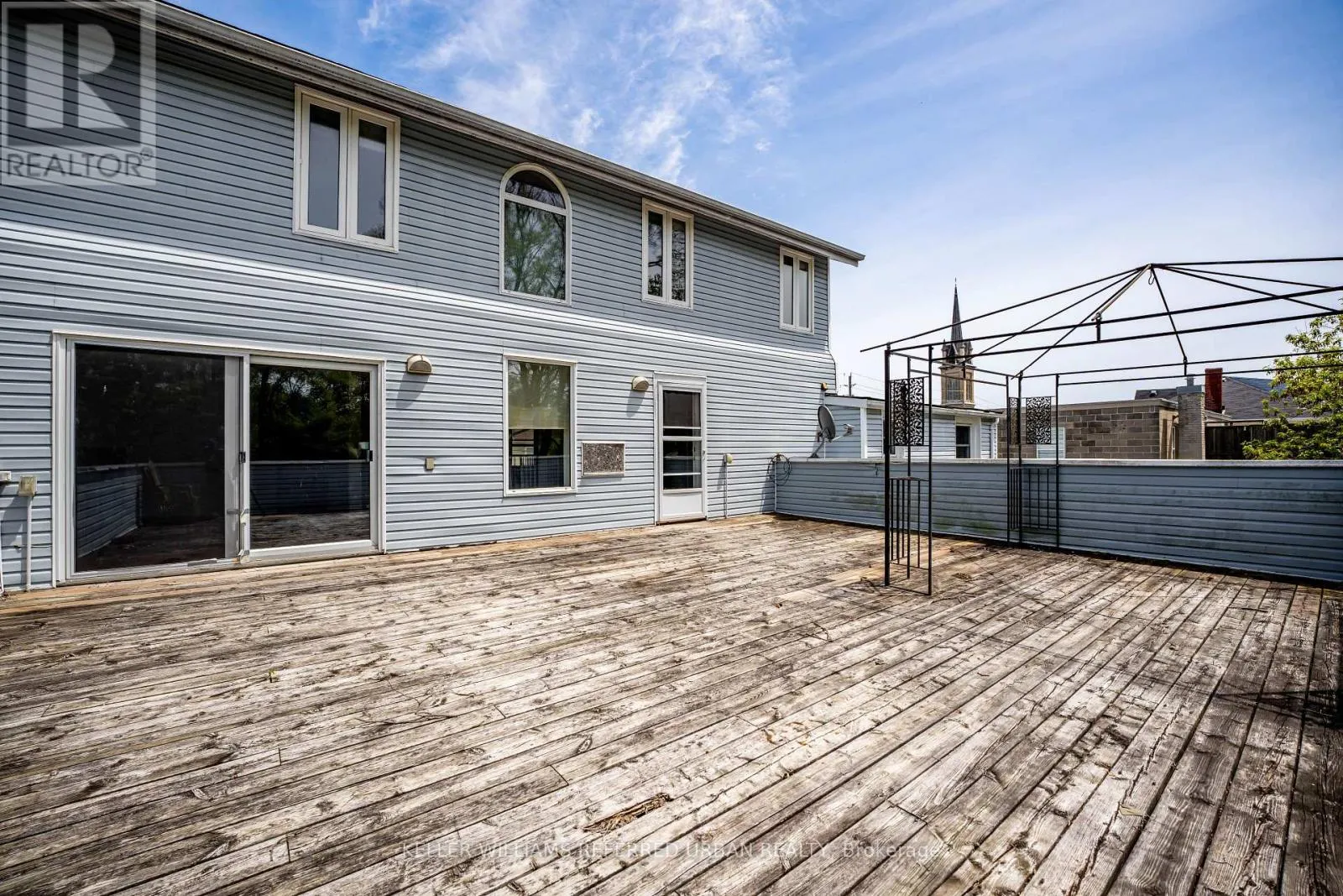 319 DIVISION STREET