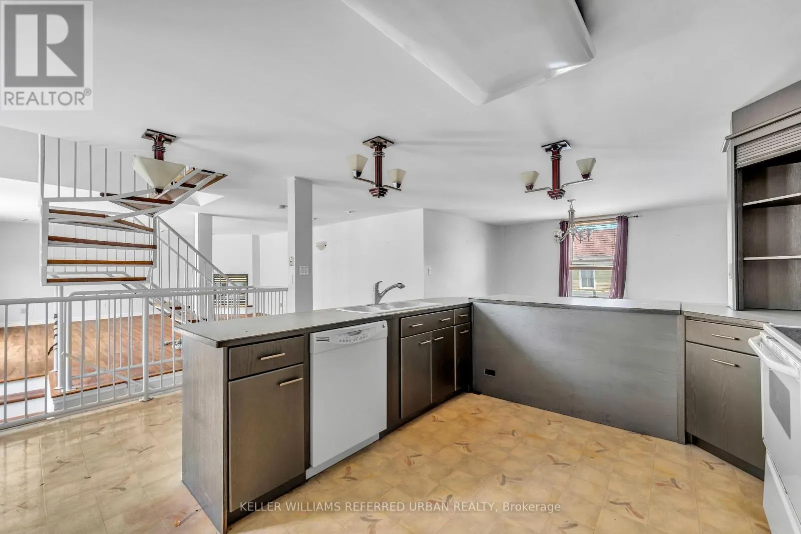 319 DIVISION STREET