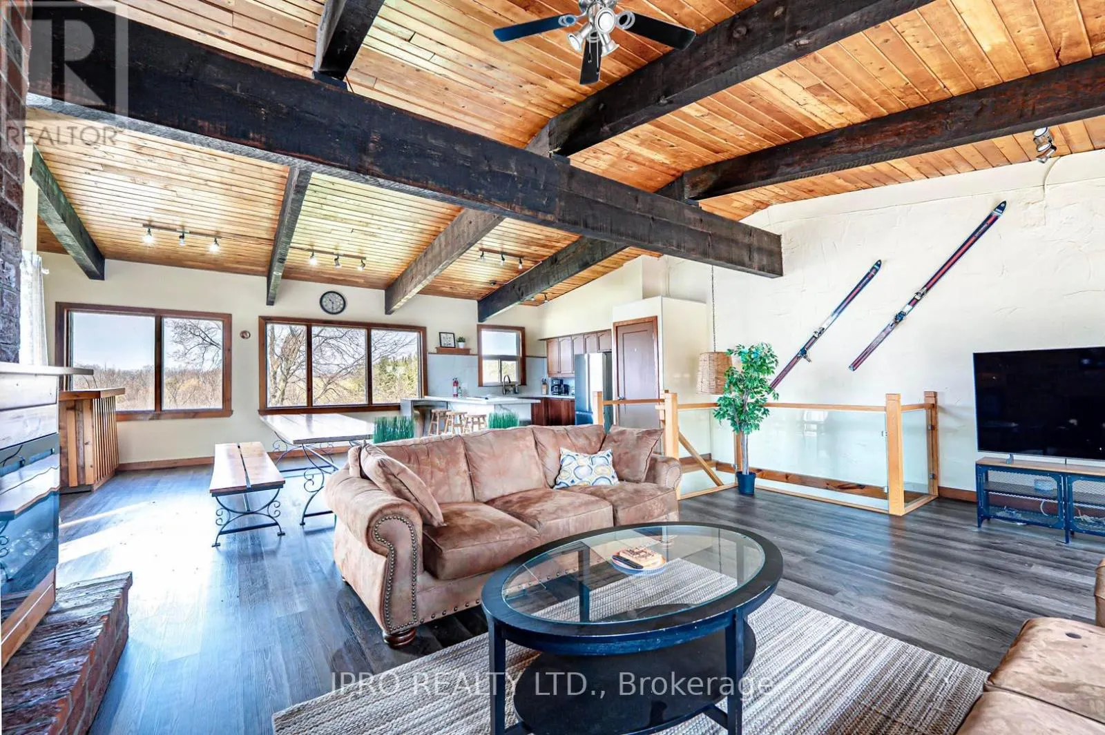 157 TYROLEAN LANE