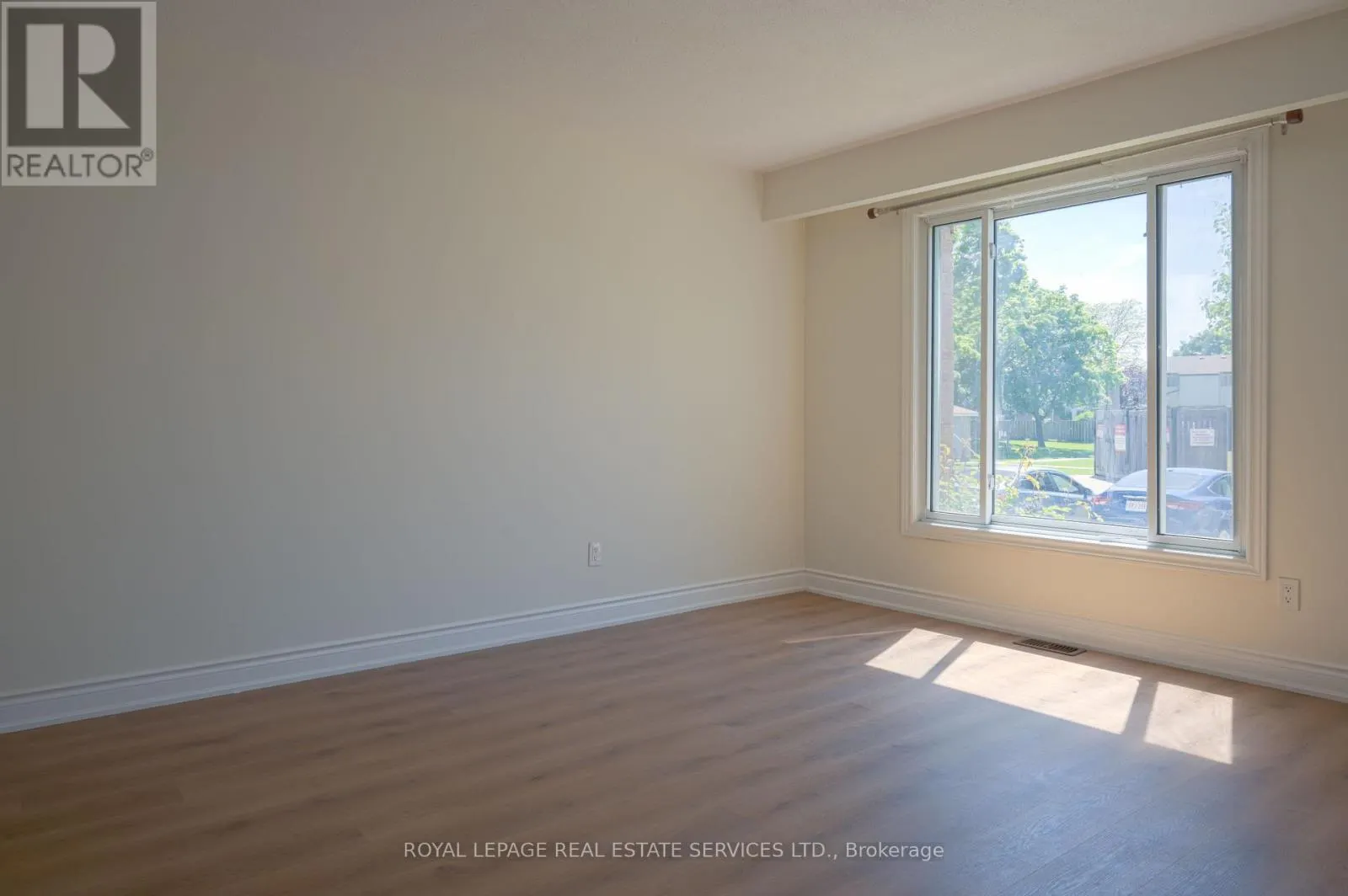 13 - 215 TRUDEAU DRIVE