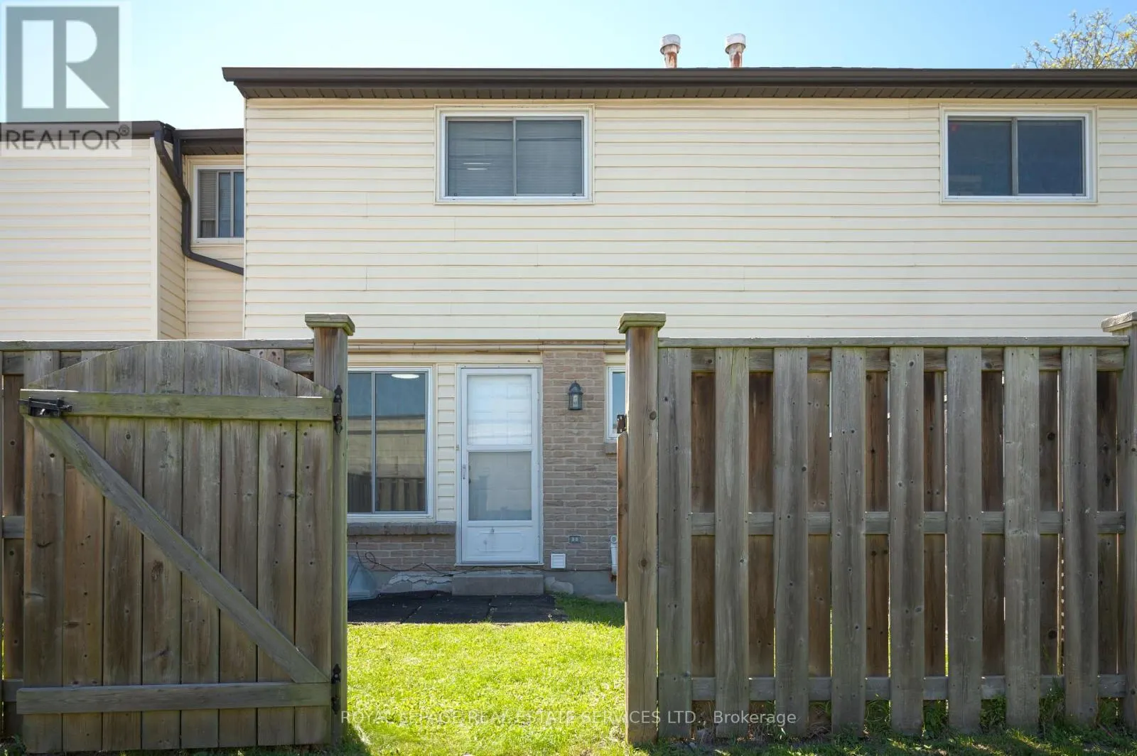 13 - 215 TRUDEAU DRIVE