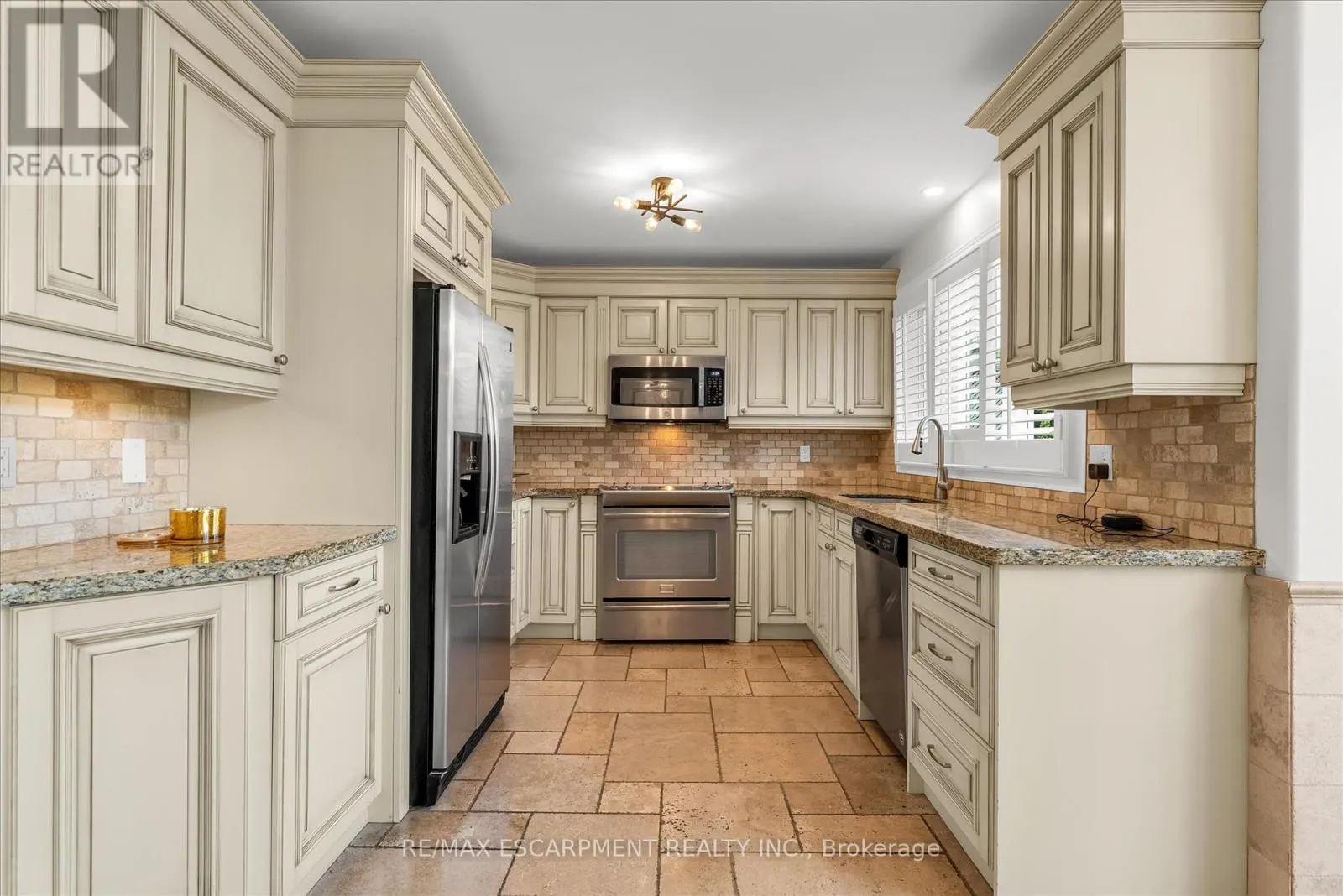 75 GATESTONE DRIVE