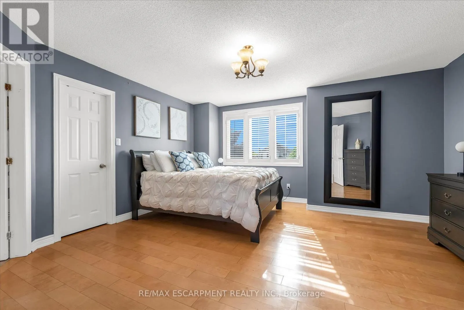75 GATESTONE DRIVE