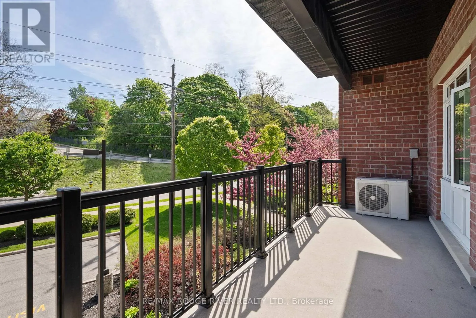 202 - 50 MILL STREET N