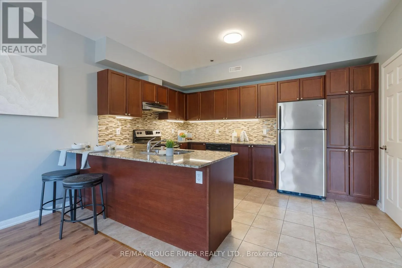 202 - 50 MILL STREET N