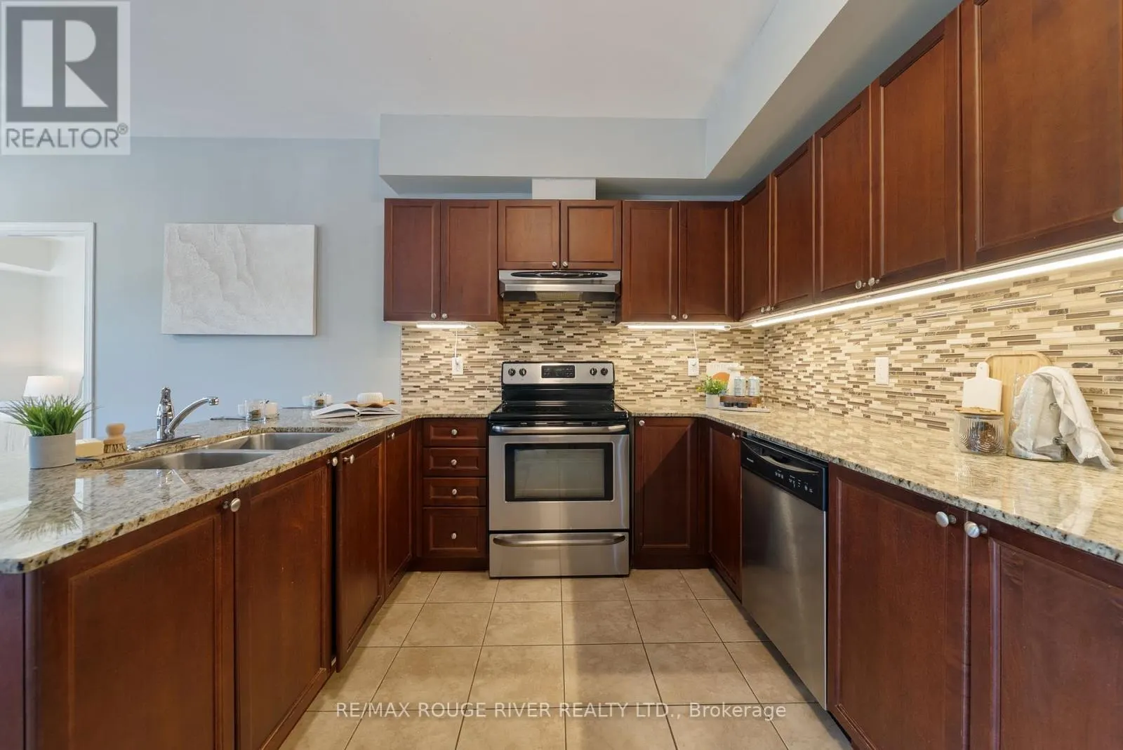 202 - 50 MILL STREET N