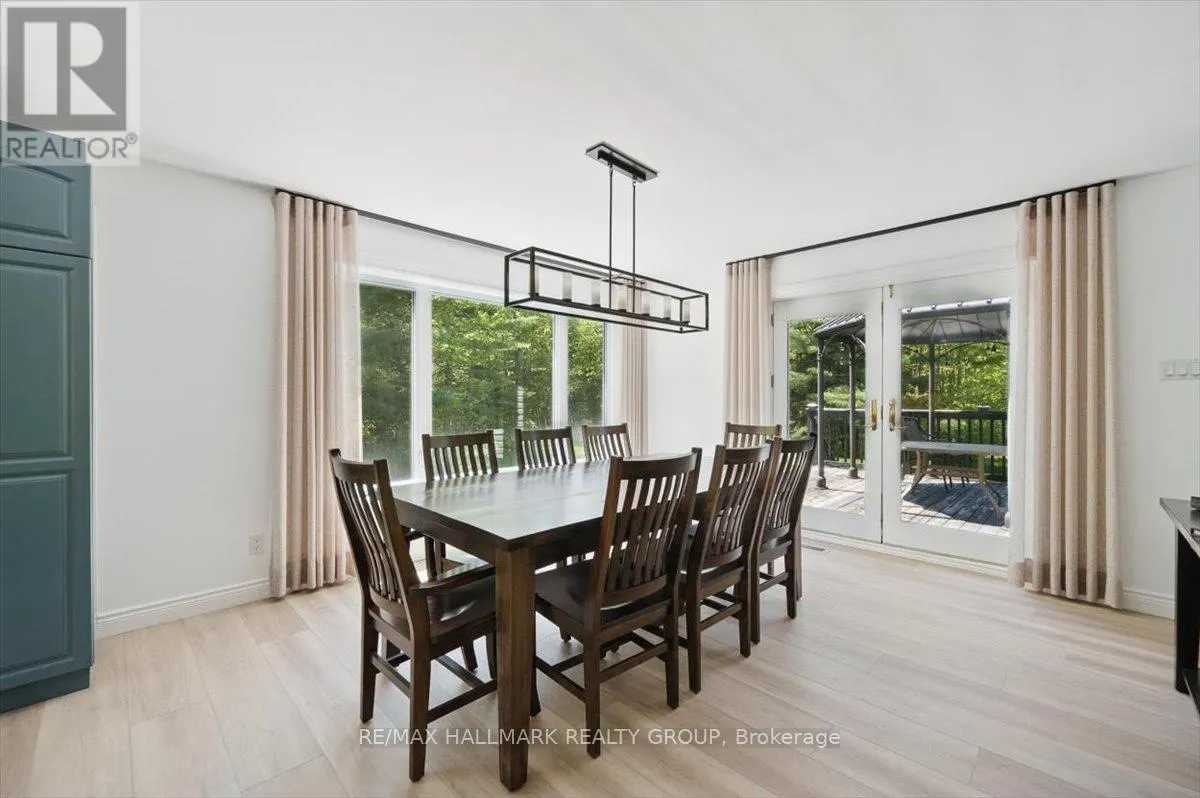 1720 DES PINS ROAD