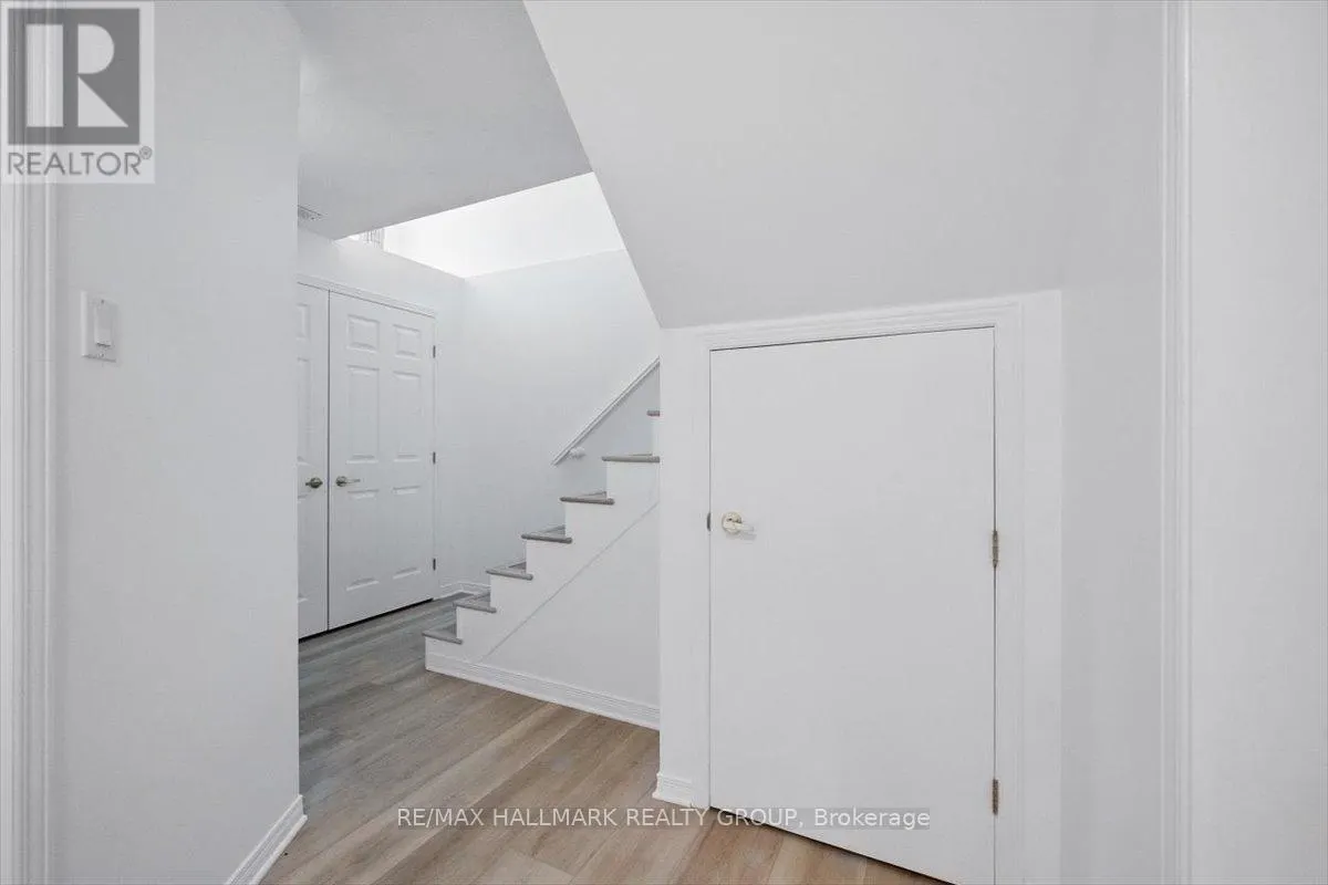 1720 DES PINS ROAD