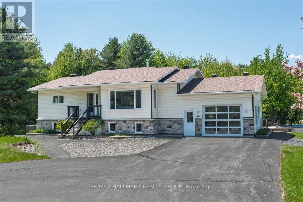 1720 DES PINS ROAD
