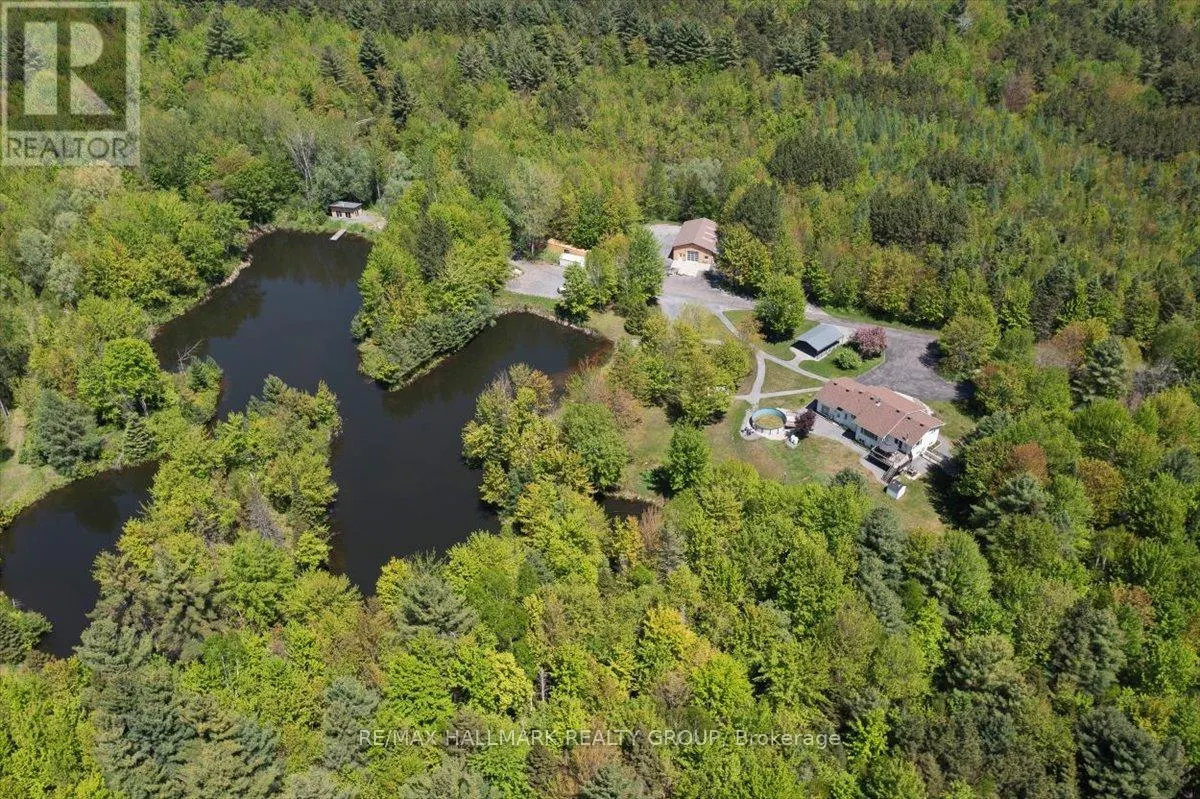 1720 DES PINS ROAD